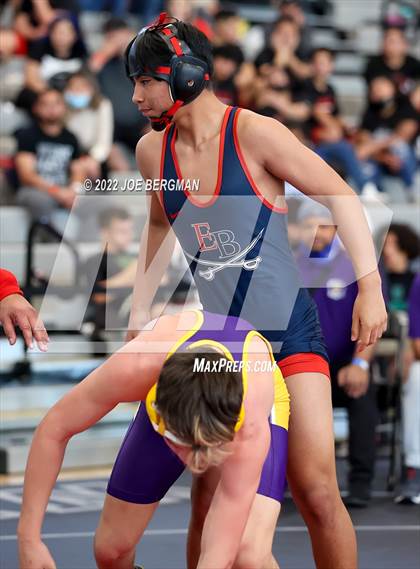 Thumbnail 2 in CIF-CS D5 Section Semifinals photogallery.