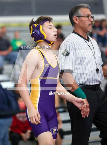 Thumbnail 1 in CIF-CS D5 Section Semifinals photogallery.