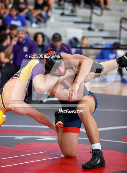Thumbnail 2 in CIF-CS D5 Section Semifinals photogallery.