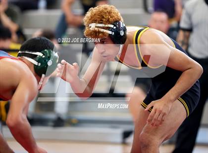Thumbnail 2 in CIF-CS D5 Section Semifinals photogallery.