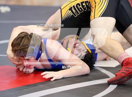 Thumbnail 1 in CIF-CS D5 Section Semifinals photogallery.