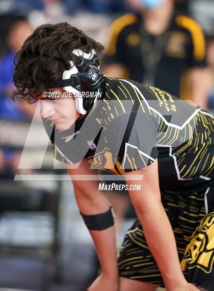 Thumbnail 2 in CIF-CS D5 Section Semifinals photogallery.