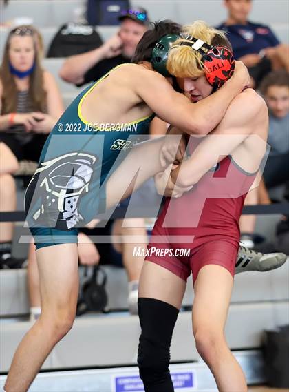 Thumbnail 3 in CIF-CS D5 Section Semifinals photogallery.