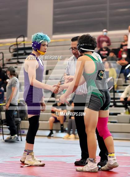 Thumbnail 3 in CIF-CS D5 Section Semifinals photogallery.