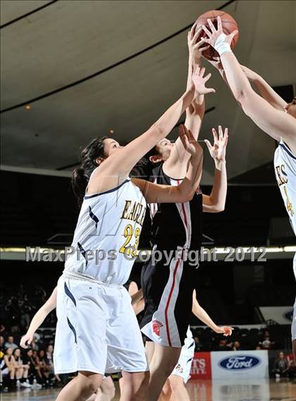 Thumbnail 2 in Rio Mesa vs. Arroyo Grande (CIF SS D3AAA Final) photogallery.