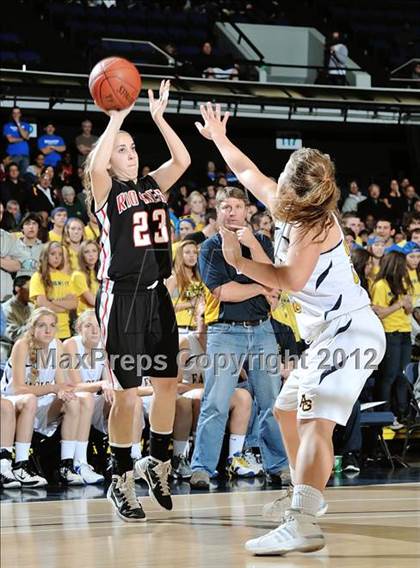 Thumbnail 1 in Rio Mesa vs. Arroyo Grande (CIF SS D3AAA Final) photogallery.