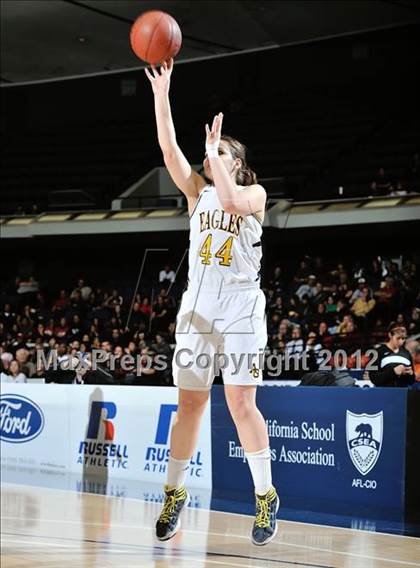 Thumbnail 2 in Rio Mesa vs. Arroyo Grande (CIF SS D3AAA Final) photogallery.
