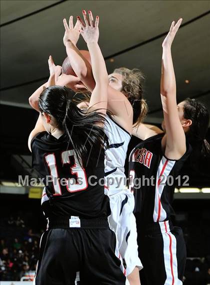 Thumbnail 1 in Rio Mesa vs. Arroyo Grande (CIF SS D3AAA Final) photogallery.