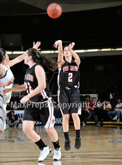 Thumbnail 2 in Rio Mesa vs. Arroyo Grande (CIF SS D3AAA Final) photogallery.