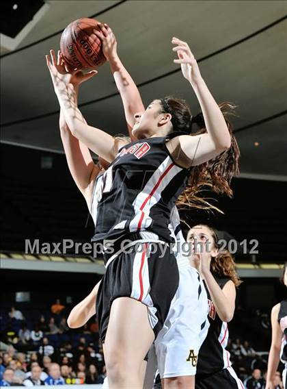 Thumbnail 3 in Rio Mesa vs. Arroyo Grande (CIF SS D3AAA Final) photogallery.
