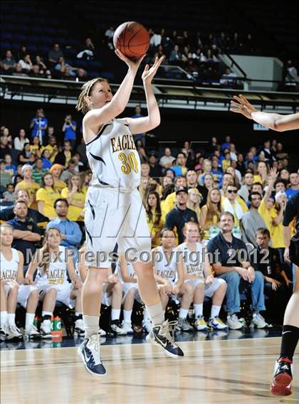 Thumbnail 1 in Rio Mesa vs. Arroyo Grande (CIF SS D3AAA Final) photogallery.