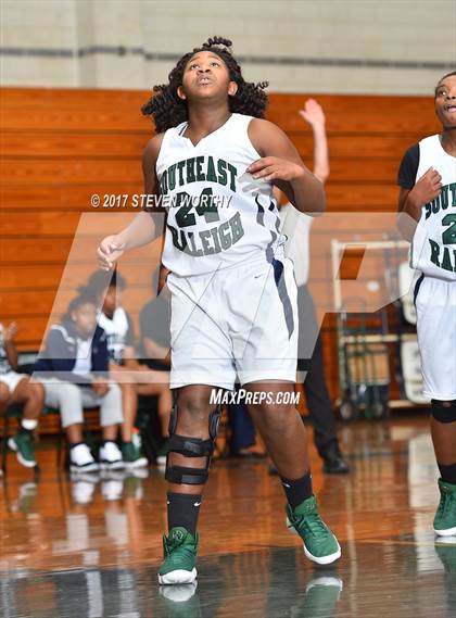 Thumbnail 3 in Millbrook @ Southeast Raleigh photogallery.