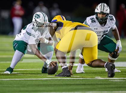 Thumbnail 2 in Central @ Northwestern (FHSAA 3A Regional Final) photogallery.