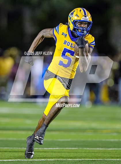 Thumbnail 2 in Central @ Northwestern (FHSAA 3A Regional Final) photogallery.