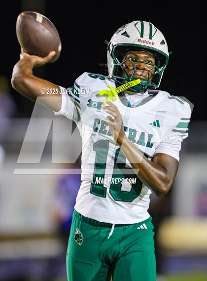 Thumbnail 1 in Central @ Northwestern (FHSAA 3A Regional Final) photogallery.