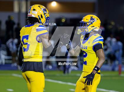 Thumbnail 3 in Central @ Northwestern (FHSAA 3A Regional Final) photogallery.