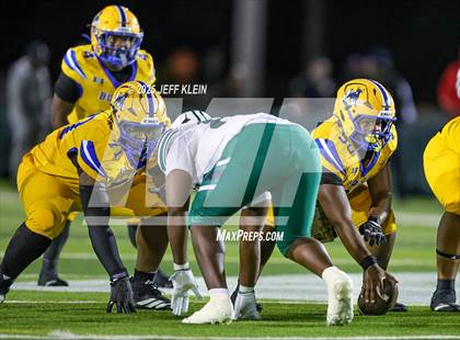 Thumbnail 1 in Central @ Northwestern (FHSAA 3A Regional Final) photogallery.