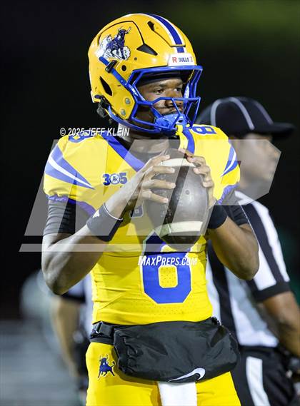 Thumbnail 1 in Central @ Northwestern (FHSAA 3A Regional Final) photogallery.
