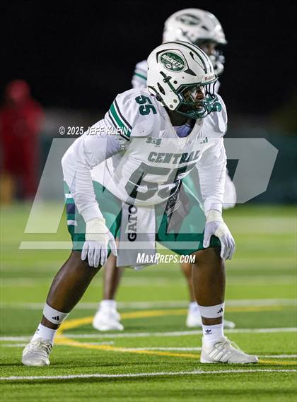 Thumbnail 3 in Central @ Northwestern (FHSAA 3A Regional Final) photogallery.