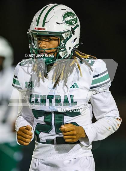 Thumbnail 2 in Central @ Northwestern (FHSAA 3A Regional Final) photogallery.