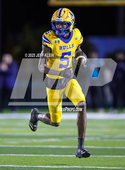 Thumbnail 1 in Central @ Northwestern (FHSAA 3A Regional Final) photogallery.