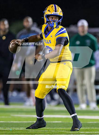 Thumbnail 1 in Central @ Northwestern (FHSAA 3A Regional Final) photogallery.