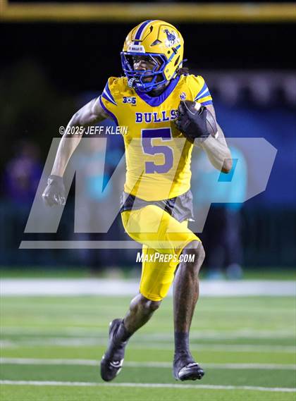 Thumbnail 2 in Central @ Northwestern (FHSAA 3A Regional Final) photogallery.