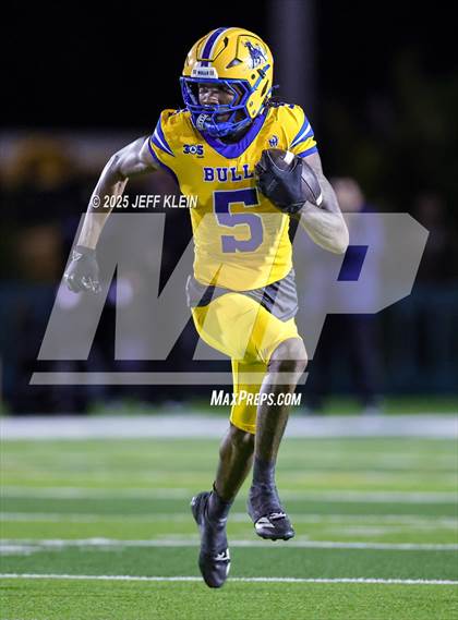 Thumbnail 3 in Central @ Northwestern (FHSAA 3A Regional Final) photogallery.