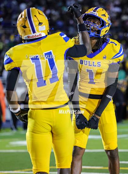 Thumbnail 1 in Central @ Northwestern (FHSAA 3A Regional Final) photogallery.