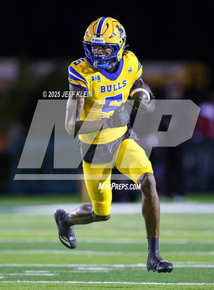 Thumbnail 1 in Central @ Northwestern (FHSAA 3A Regional Final) photogallery.