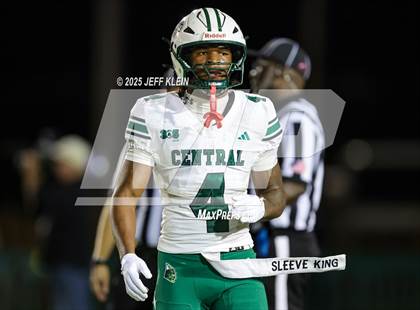 Thumbnail 3 in Central @ Northwestern (FHSAA 3A Regional Final) photogallery.