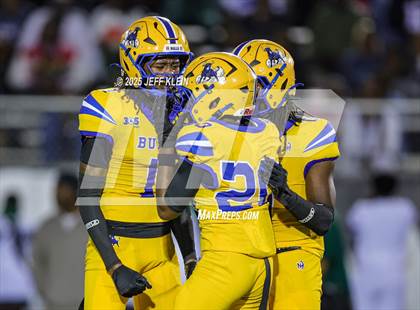 Thumbnail 3 in Central @ Northwestern (FHSAA 3A Regional Final) photogallery.