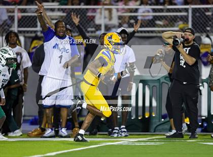 Thumbnail 1 in Central @ Northwestern (FHSAA 3A Regional Final) photogallery.