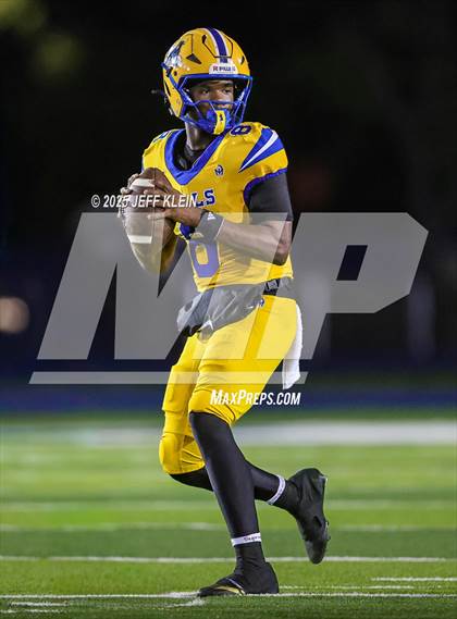 Thumbnail 3 in Central @ Northwestern (FHSAA 3A Regional Final) photogallery.