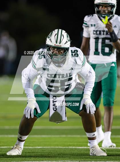 Thumbnail 1 in Central @ Northwestern (FHSAA 3A Regional Final) photogallery.