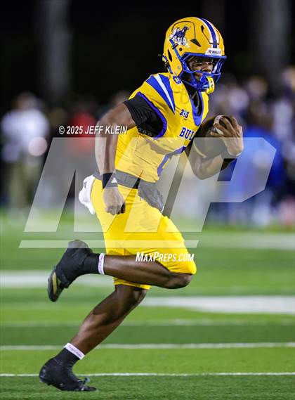 Thumbnail 2 in Central @ Northwestern (FHSAA 3A Regional Final) photogallery.