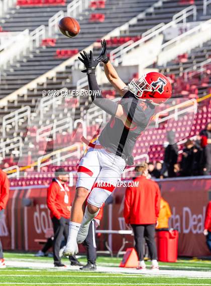 Thumbnail 3 in American Fork vs. Skyridge (UHSAA 6A Semifinal) photogallery.