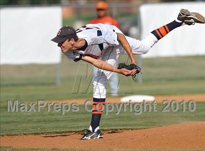 Thumbnail 1 in Sachse vs White (Texas 5A Region II Playoffs) photogallery.