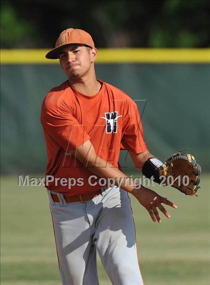 Thumbnail 3 in Sachse vs White (Texas 5A Region II Playoffs) photogallery.