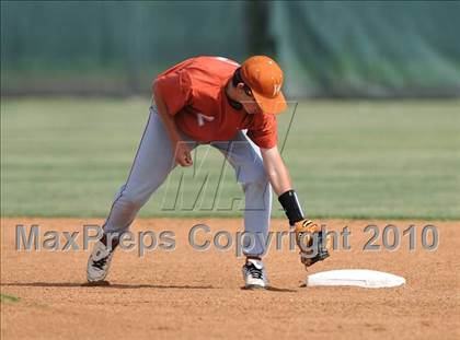 Thumbnail 1 in Sachse vs White (Texas 5A Region II Playoffs) photogallery.