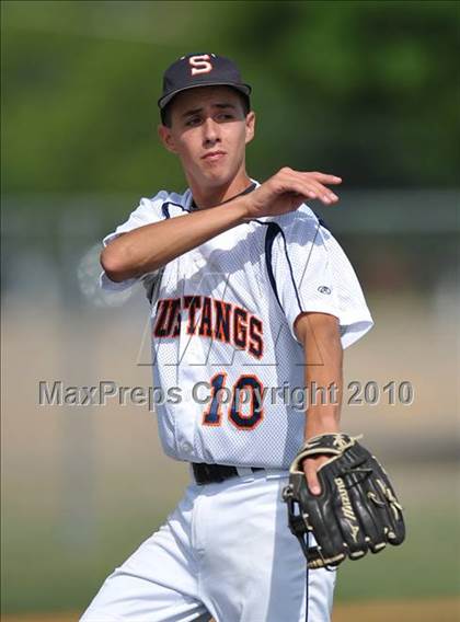 Thumbnail 1 in Sachse vs White (Texas 5A Region II Playoffs) photogallery.