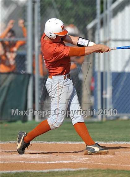 Thumbnail 3 in Sachse vs White (Texas 5A Region II Playoffs) photogallery.