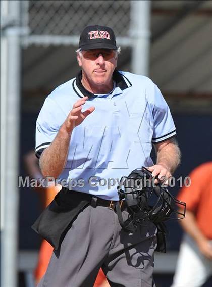 Thumbnail 1 in Sachse vs White (Texas 5A Region II Playoffs) photogallery.