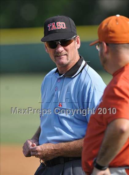 Thumbnail 3 in Sachse vs White (Texas 5A Region II Playoffs) photogallery.