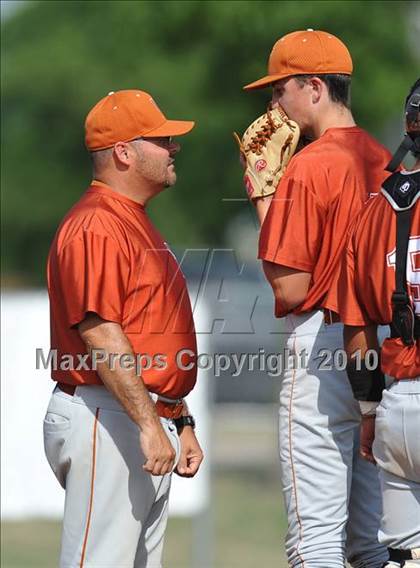 Thumbnail 3 in Sachse vs White (Texas 5A Region II Playoffs) photogallery.