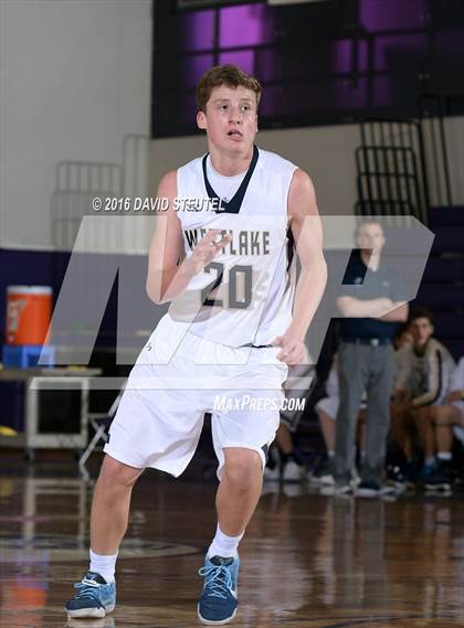 Thumbnail 3 in Pleasant Valley vs. Westlake (St. Hope Elite Classic) photogallery.