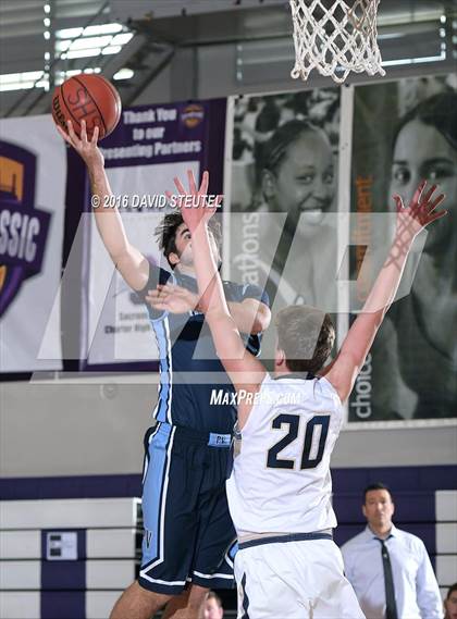 Thumbnail 3 in Pleasant Valley vs. Westlake (St. Hope Elite Classic) photogallery.