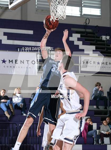 Thumbnail 2 in Pleasant Valley vs. Westlake (St. Hope Elite Classic) photogallery.