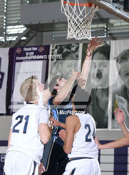 Thumbnail 3 in Pleasant Valley vs. Westlake (St. Hope Elite Classic) photogallery.