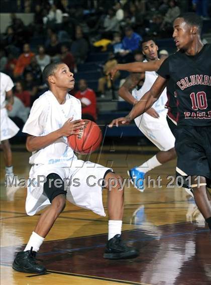 Thumbnail 2 in Columbia vs. Lee photogallery.